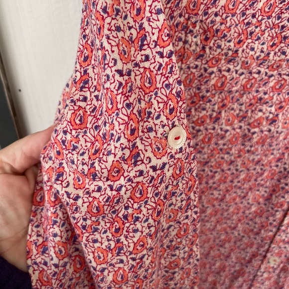 Holding Horses (8) Pink floral button up top - Picture 4 of 6